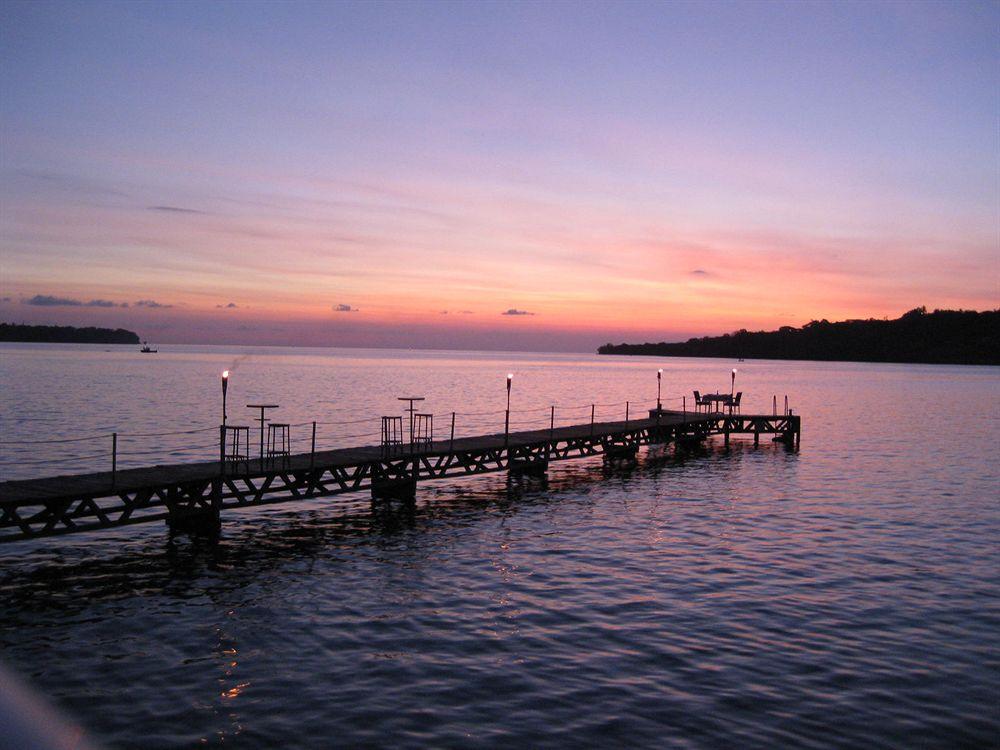 Chantillys On The Bay Hotel Port Vila Exterior photo