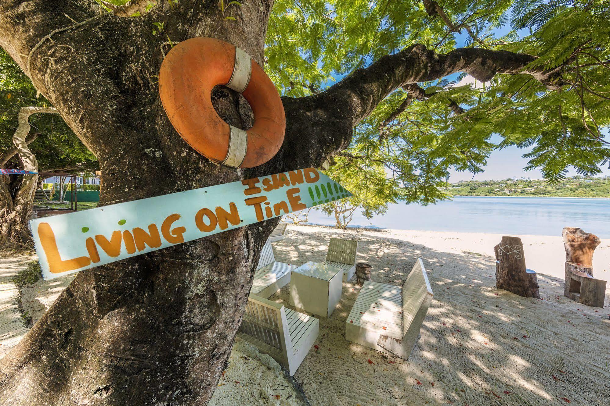 Chantillys On The Bay Hotel Port Vila Exterior photo